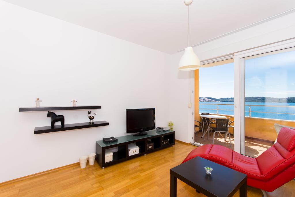 Apartment Labadusa Трогир Экстерьер фото