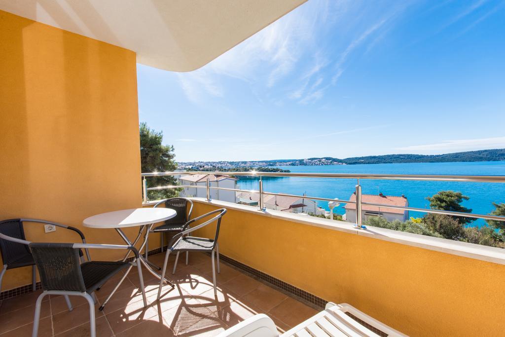 Apartment Labadusa Трогир Экстерьер фото