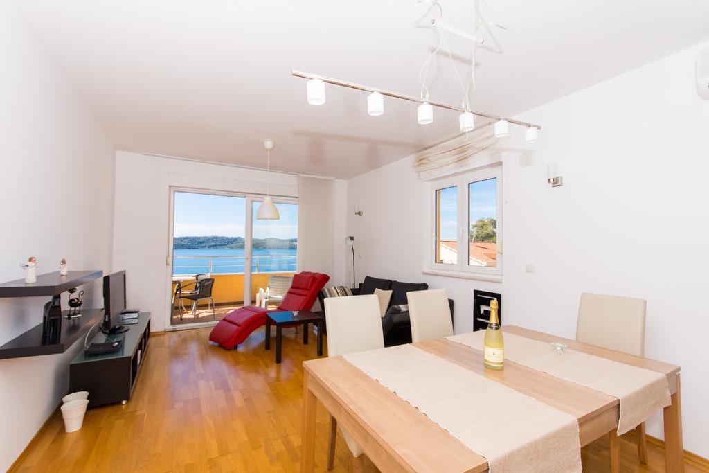 Apartment Labadusa Трогир Экстерьер фото