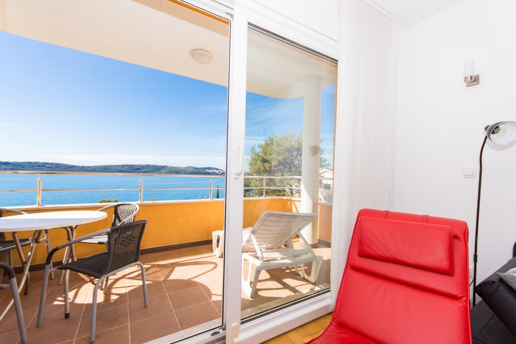 Apartment Labadusa Трогир Экстерьер фото